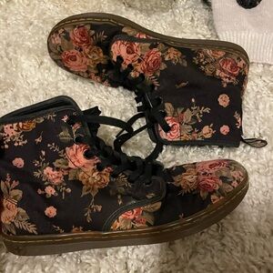 Dr martens size 9 canvas combat boot